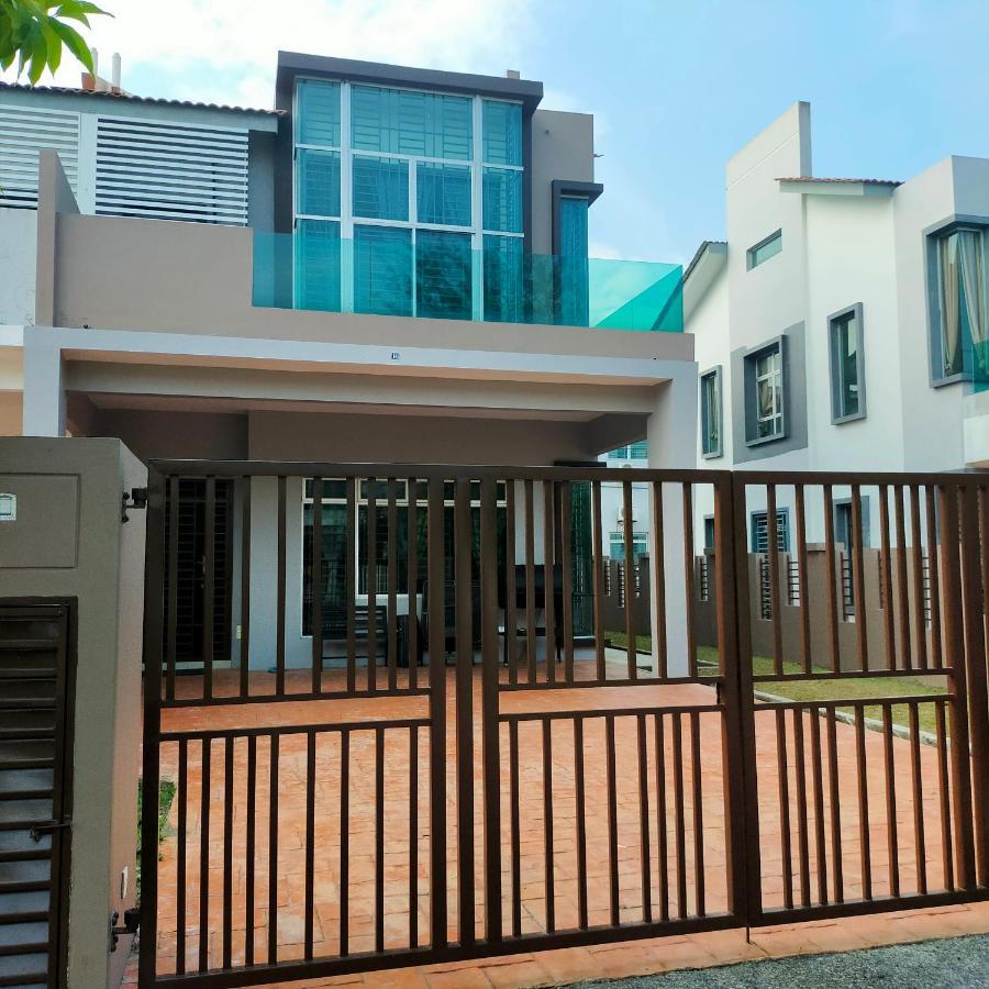 Casuarina Sea Breeze Desaru Apartman Kültér fotó